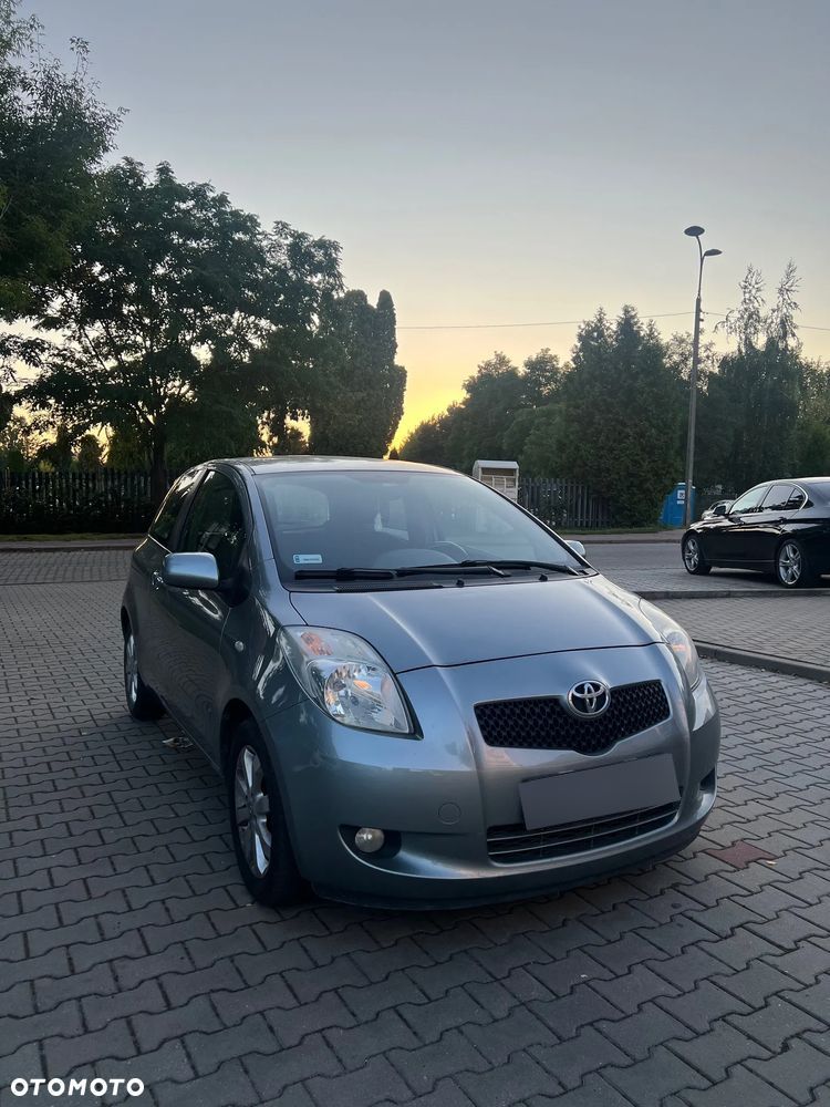 Toyota Yaris - 1