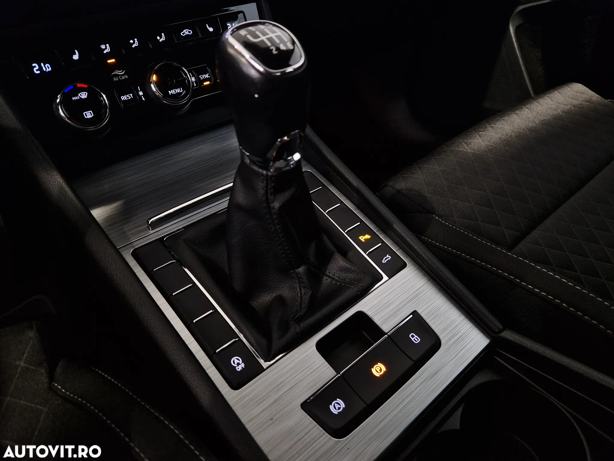 Skoda Superb 1.5 TSI Ambition - 24