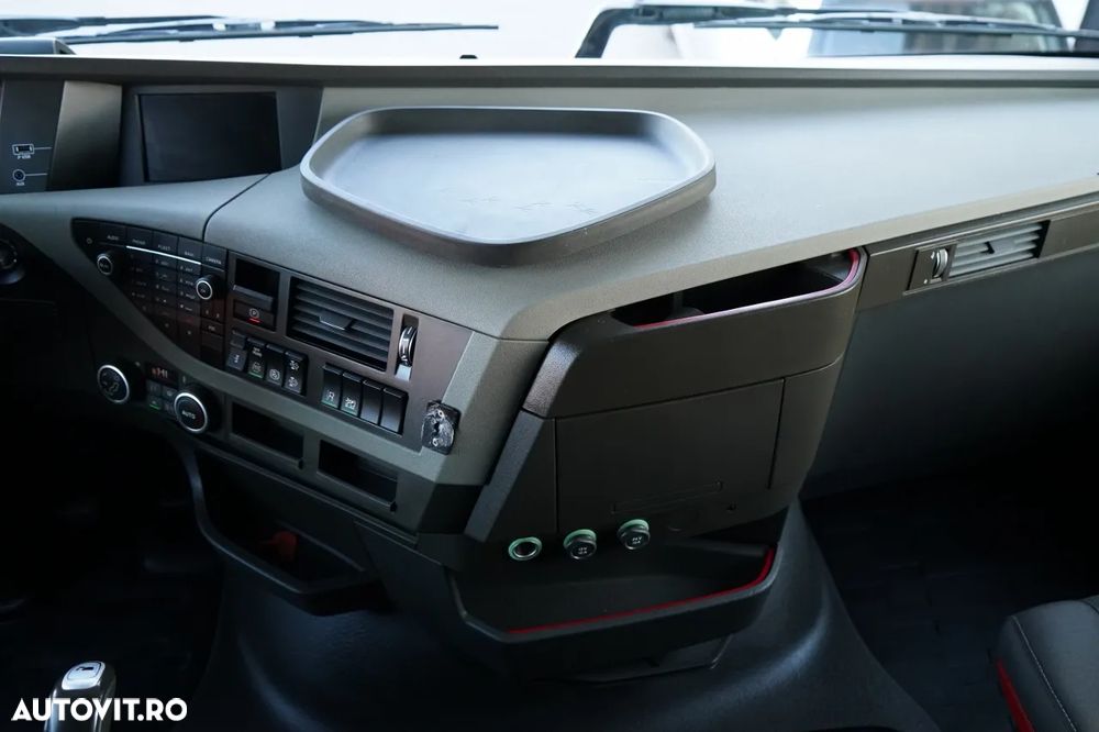 DAF FH 500 / ROȚI SOLIDE / RIDICARE / AER CONDIȚIONAT PARCARE / PODEA REZISTENTĂ / - 29