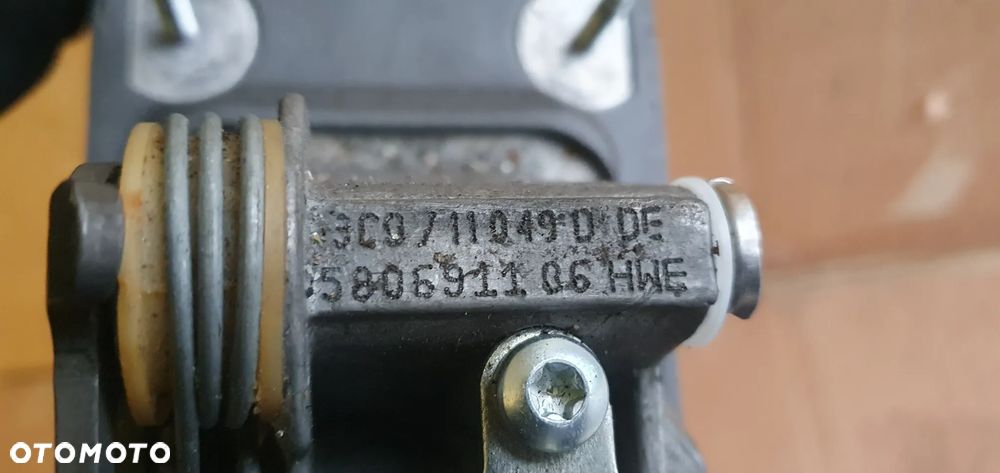 Wybierak lewarek biegów linki VW Passat B6 2.0 TDI 1K0711061A - 8