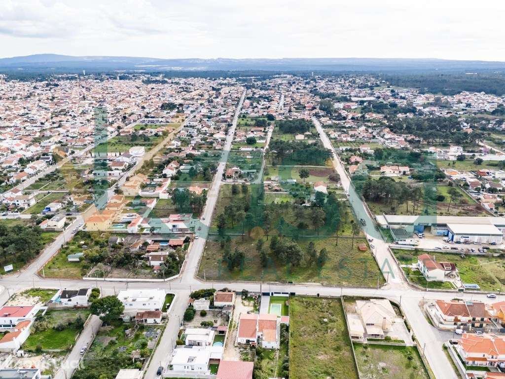 Moradia Geminada T4 com Piscina - Design Contemporâneo | Fernão Ferro - Grande imagem: 3/5