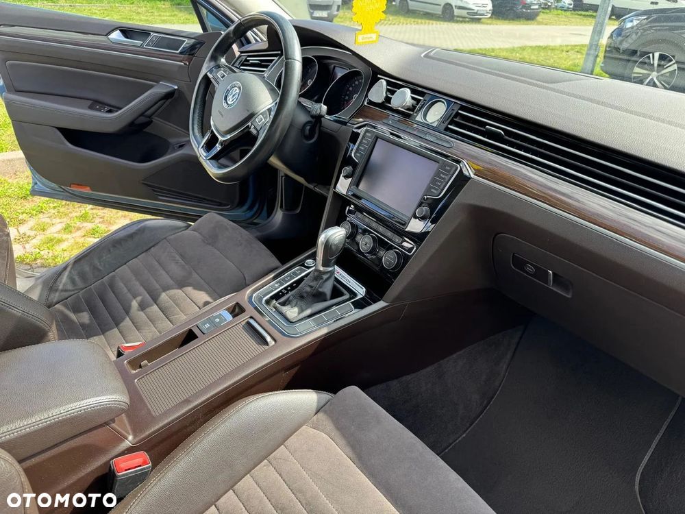 Volkswagen Passat 2.0 TDI Bi-Turbo BMT 4Mot Highline DSG - 3
