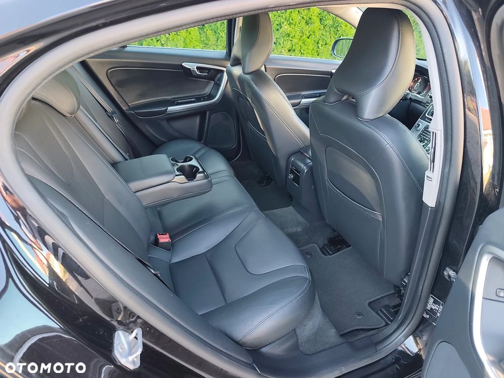 Volvo S60 D3 Summum - 27