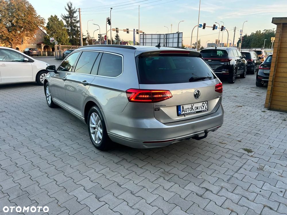 Volkswagen Passat - 12