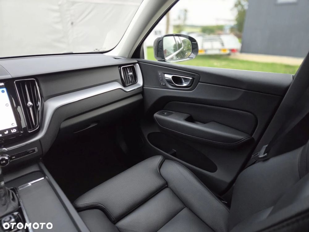 Volvo XC 60 T5 Geartronic Momentum Pro - 11
