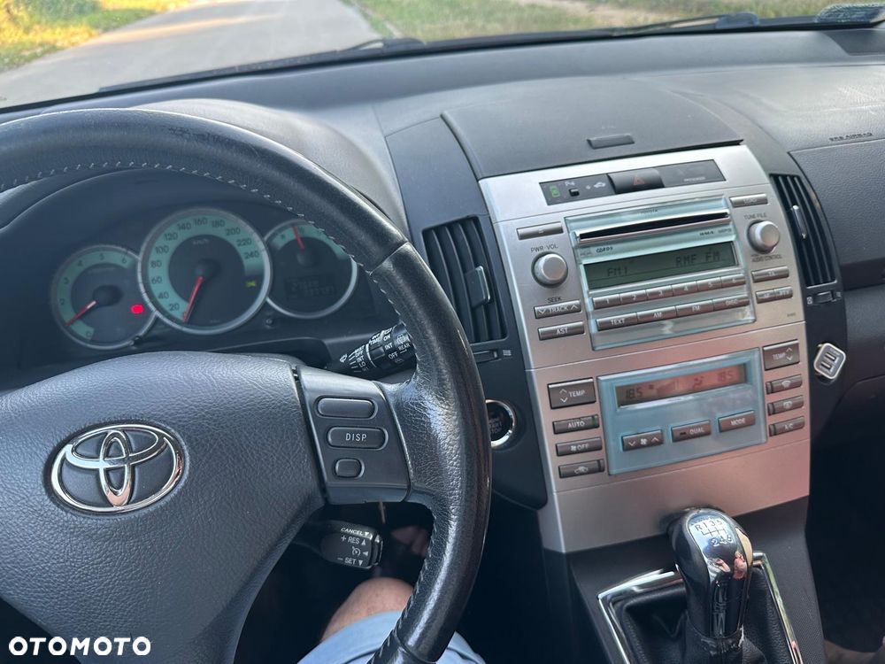 Toyota Corolla Verso 2.2 D-4D Sol - 6