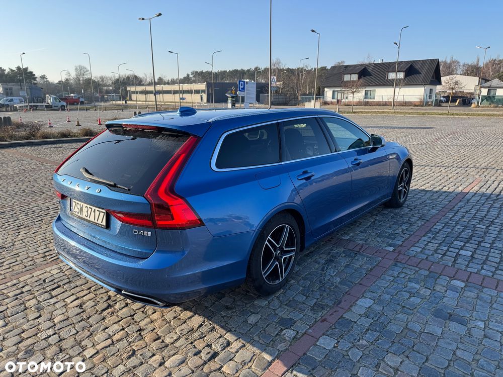 Volvo V90 D4 R-Design - 6