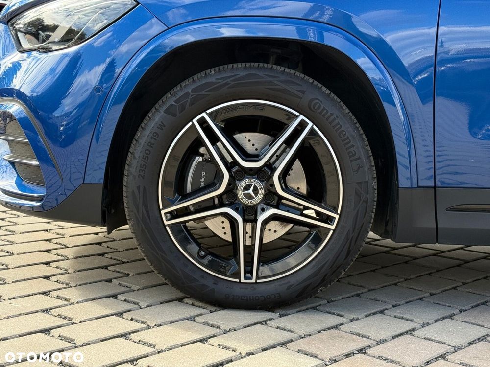 Mercedes-Benz GLA - 11