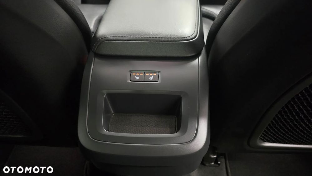 Volvo XC 60 B4 D Ultimate Dark - 17