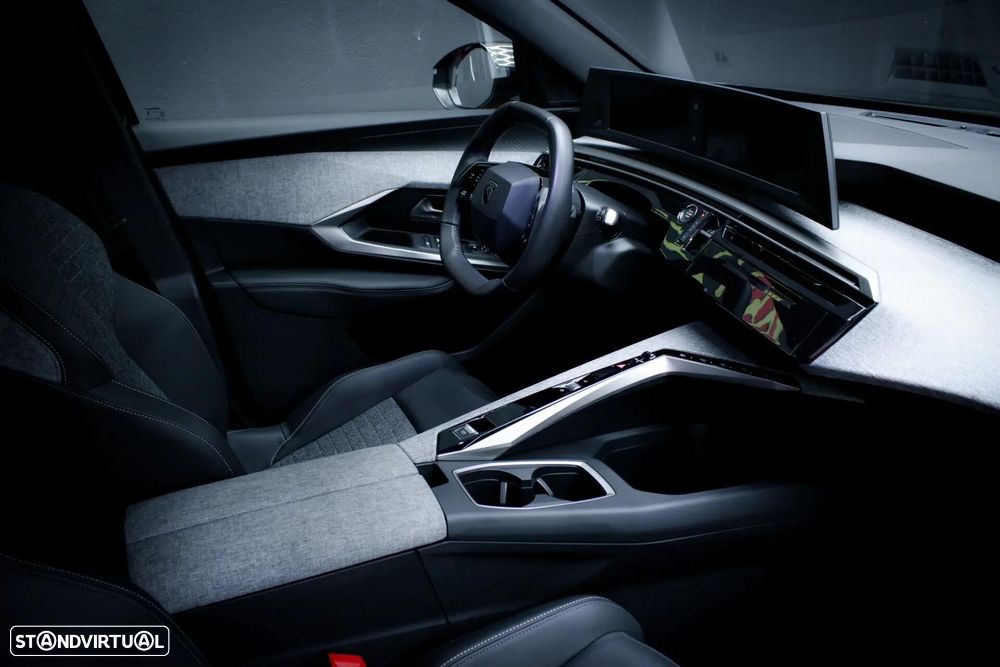 Peugeot 5008 1.2 Hybrid Allure Pack e-DCS6 - 18