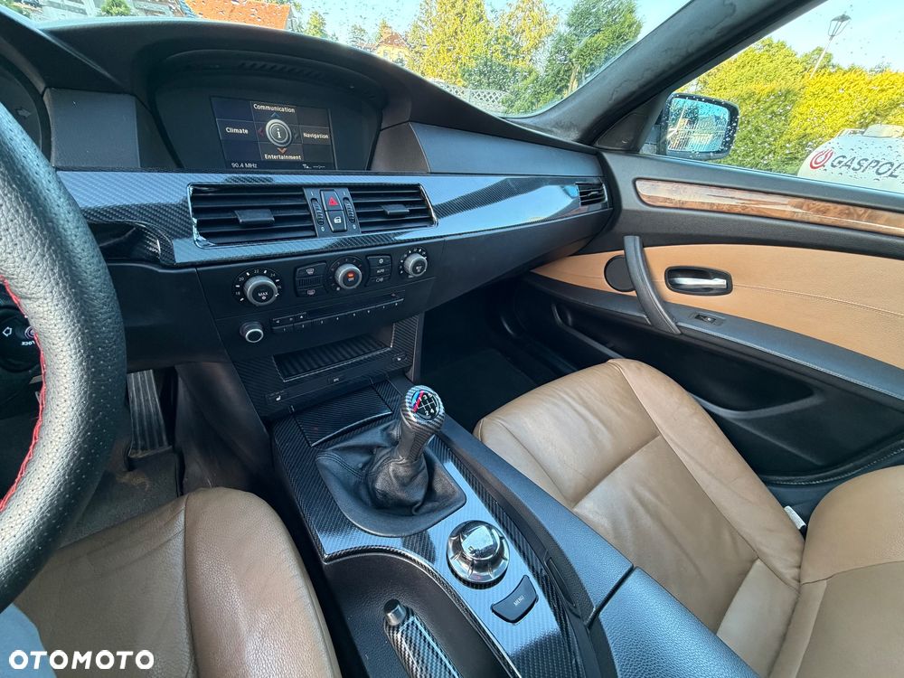 BMW Seria 5 525d - 12