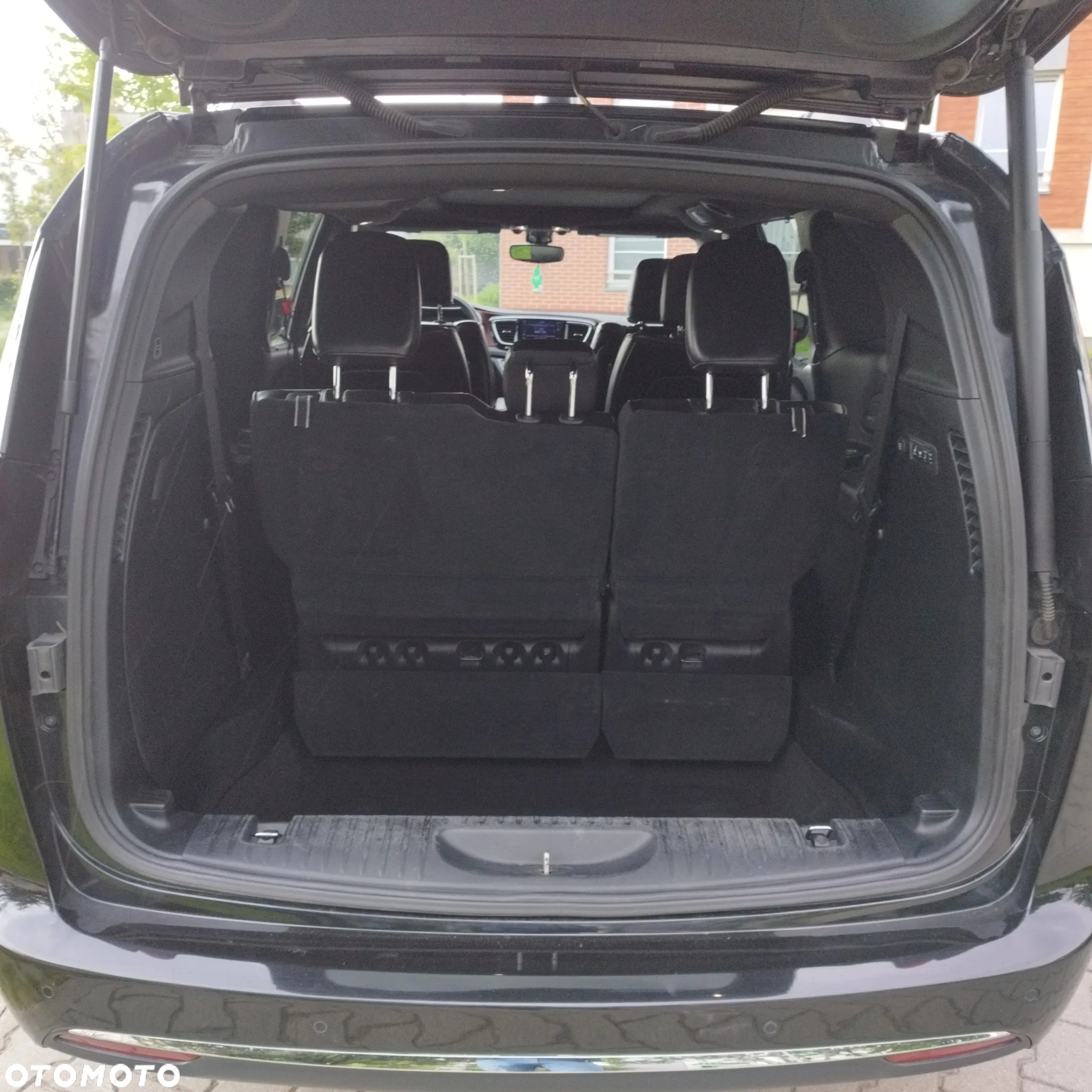 Chrysler Pacifica - 15