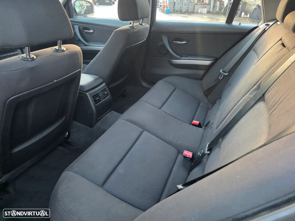 BMW 320 d Touring Navigation - 7