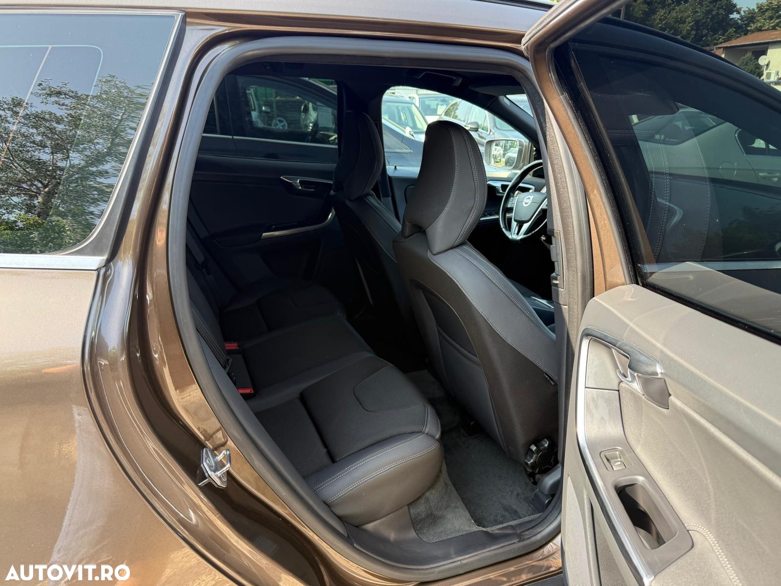 Volvo XC 60 - 8