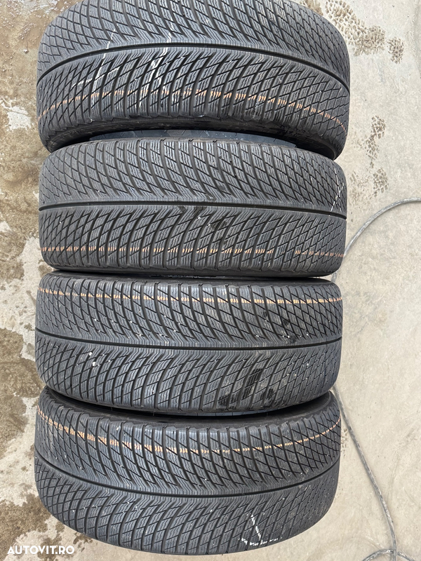 Vând 4 anvelope 275/45/20 Michelin de iarnă ca noi