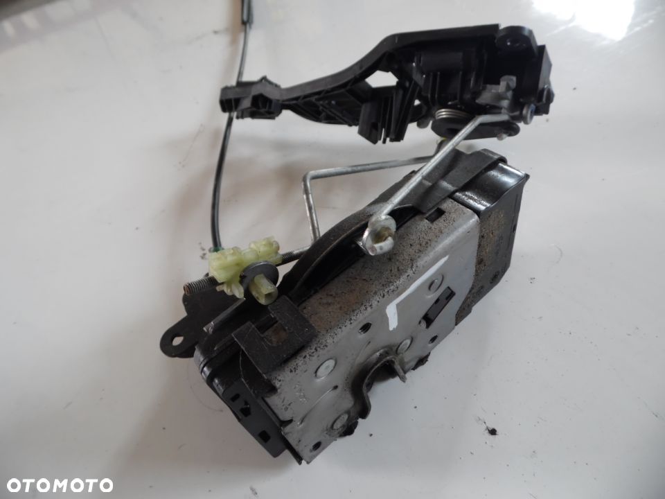 Zamek drzwi lewy przód Opel Tigra B - 1