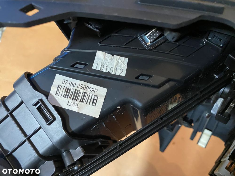 Kratka nawiewu plastik deski 84721-2Y000 Hyundai IX35 OE - 3