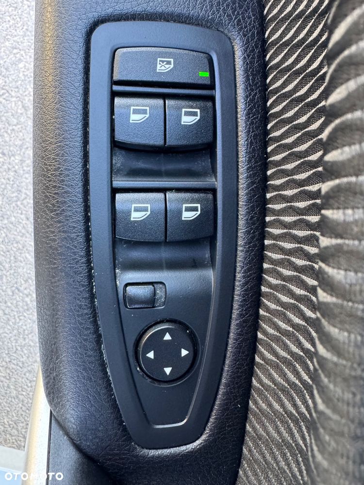 BMW Seria 1 118d DPF Edition Sport - 38