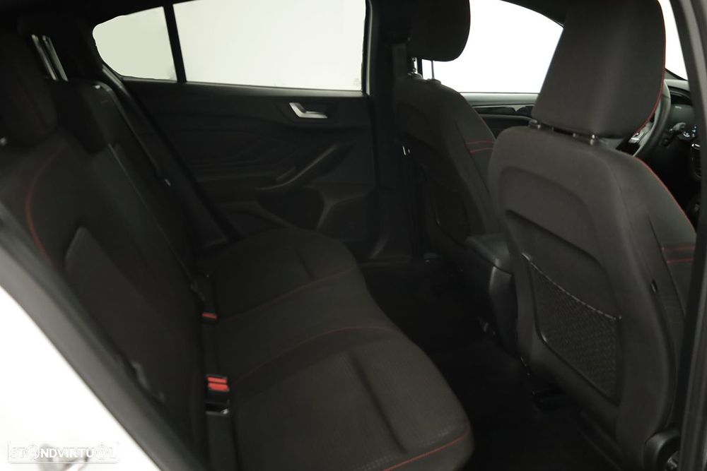 Ford Focus 1.0 EcoBoost MHEV ST-Line - 22
