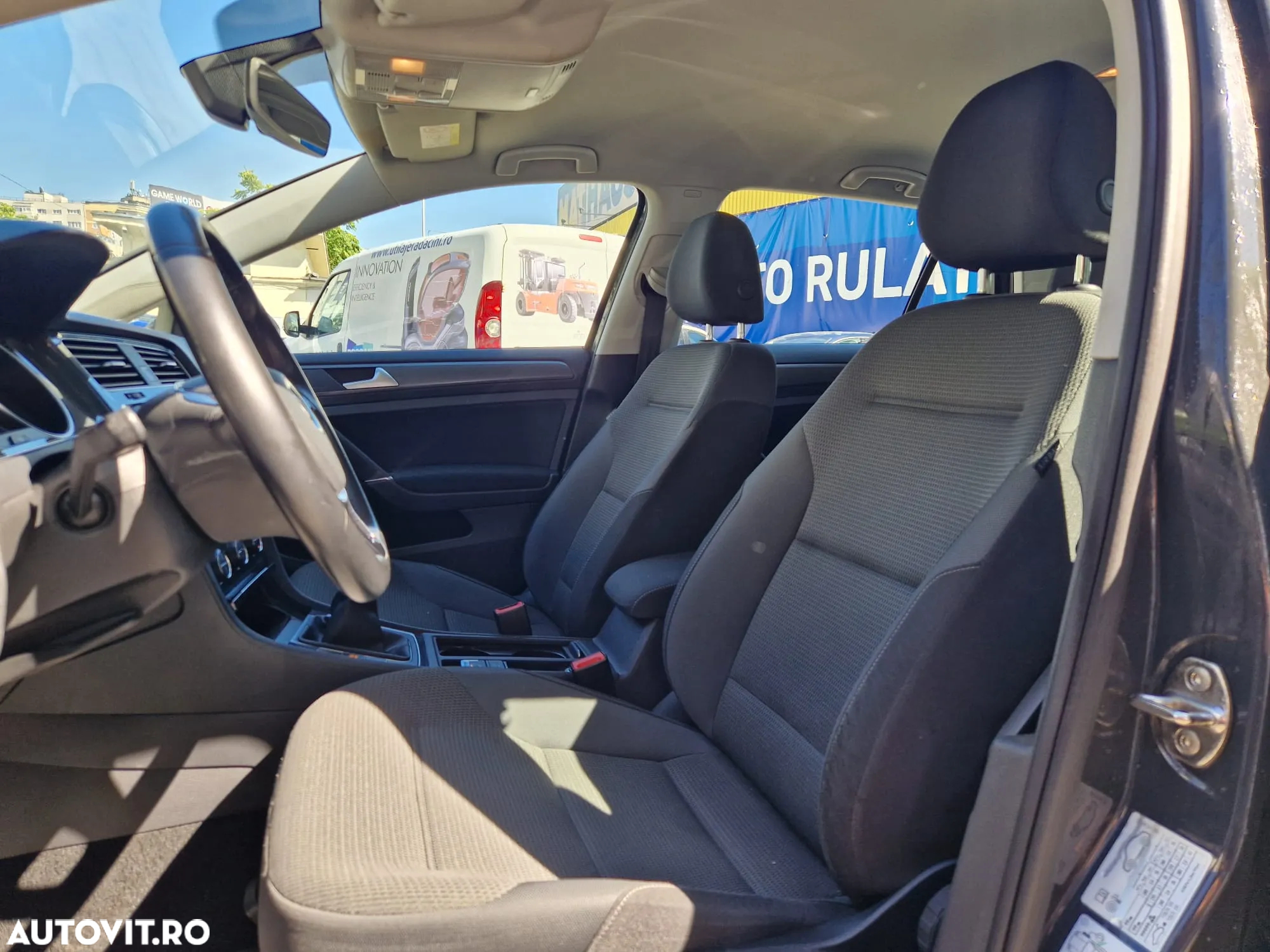 Volkswagen Golf 1.6 TDI Comfortline - 10