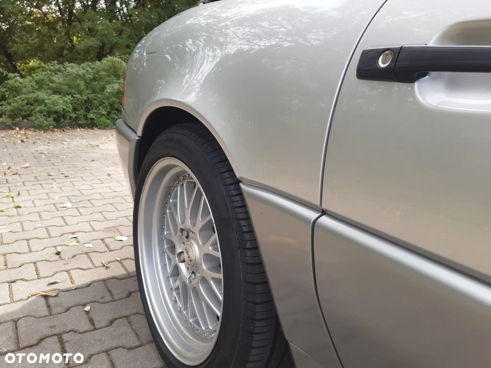 Mercedes-Benz SL - 13