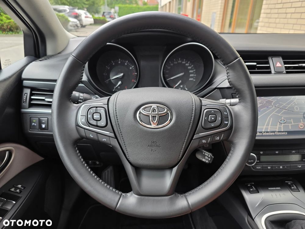 Toyota Avensis - 28