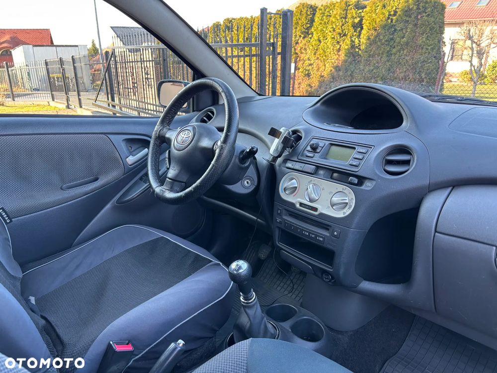 Toyota Yaris 1.4 D-4D Base - 11