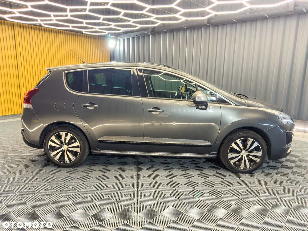 Peugeot 3008 Hybrid4 - 10