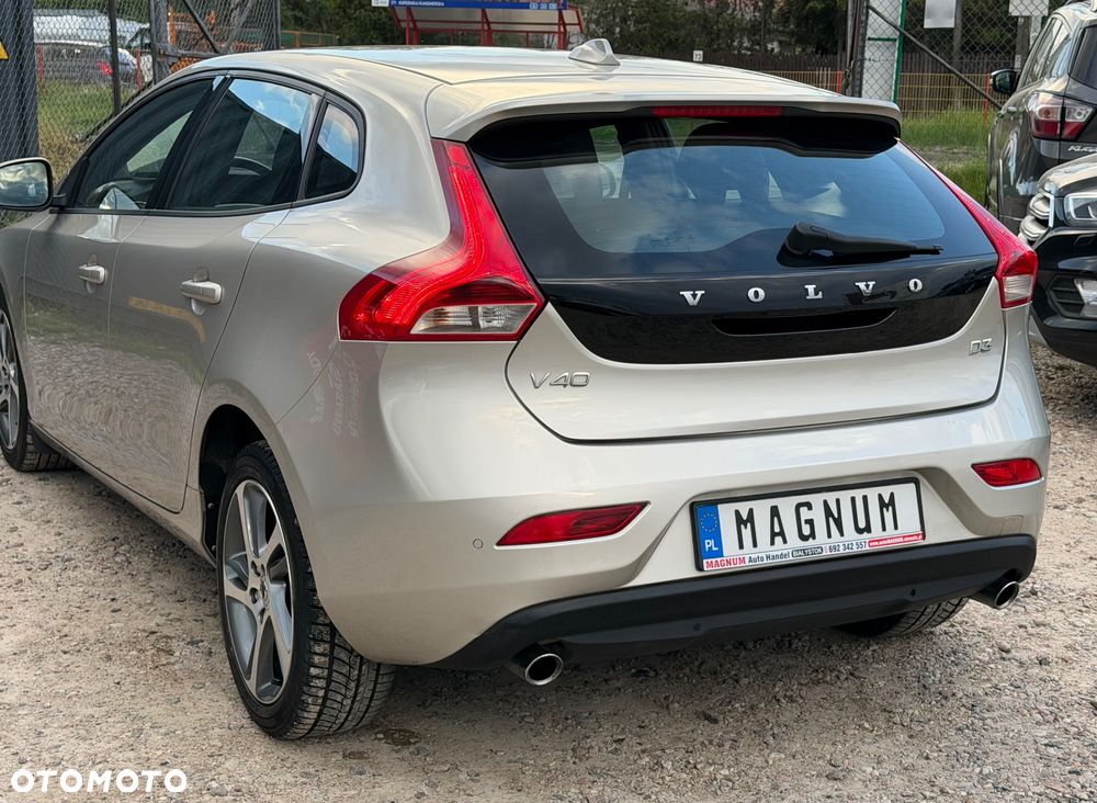 Volvo V40 D3 Momentum - 37