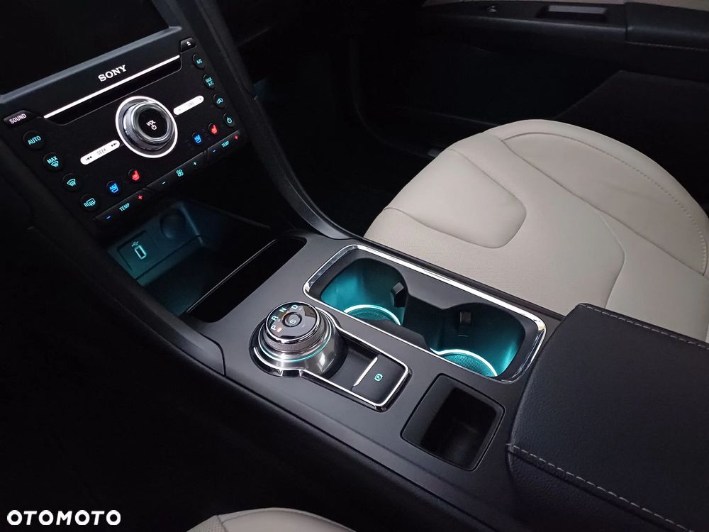 Ford Fusion 2.0 EcoBoost Titanium - 28