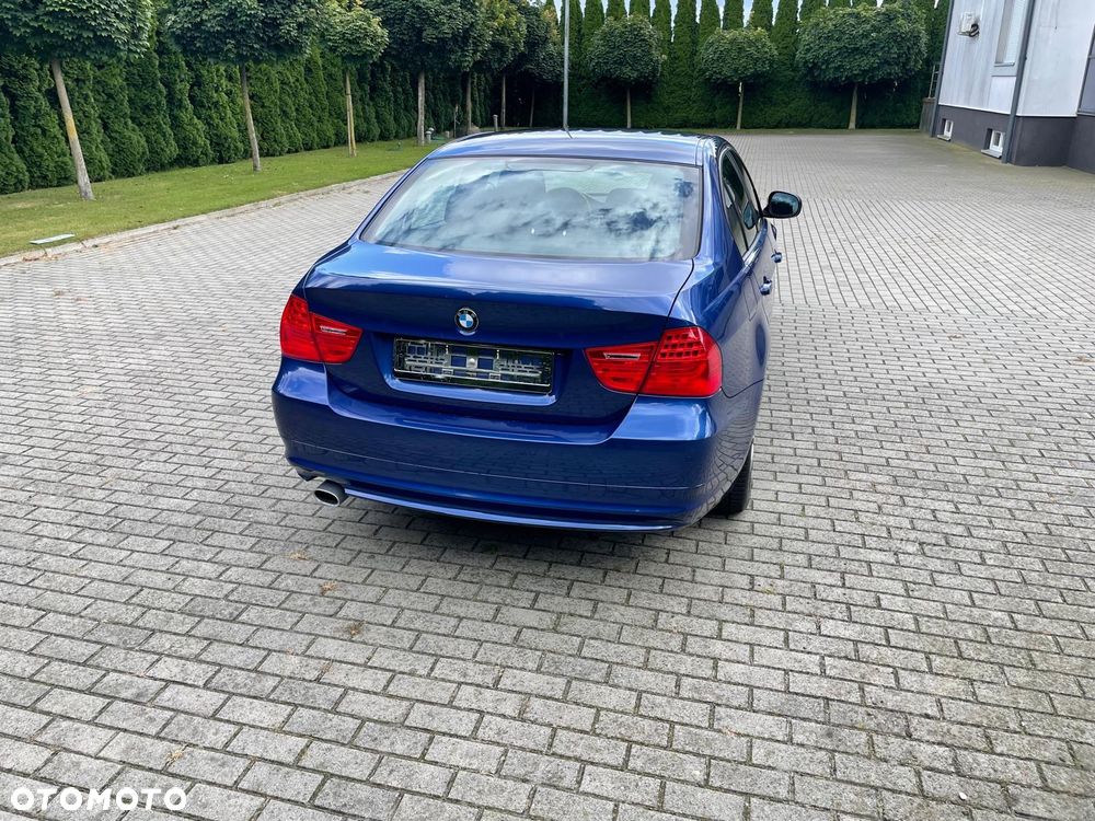 BMW Seria 3 318i - 9