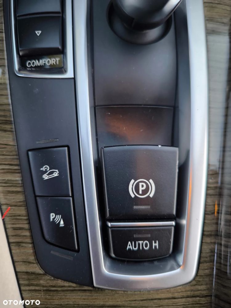 BMW Seria 5 520d xDrive Modern Line - 26
