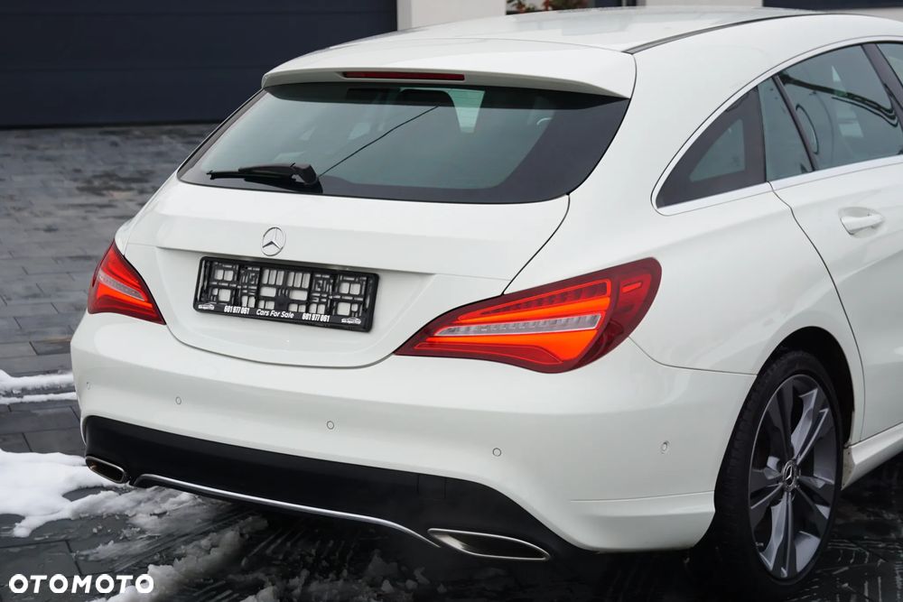 Mercedes-Benz CLA 180 7G-DCT UrbanStyle Edition - 17