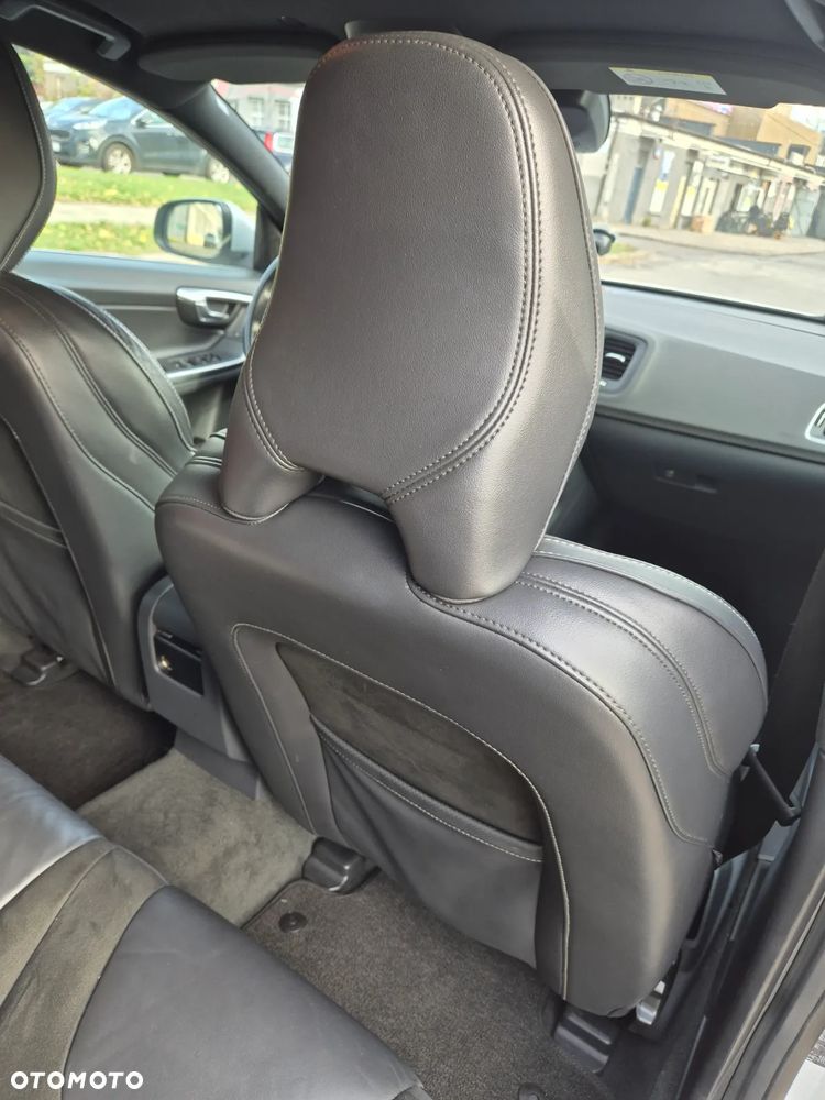 Volvo V60 D4 Drive-E R-Design Momentum - 16