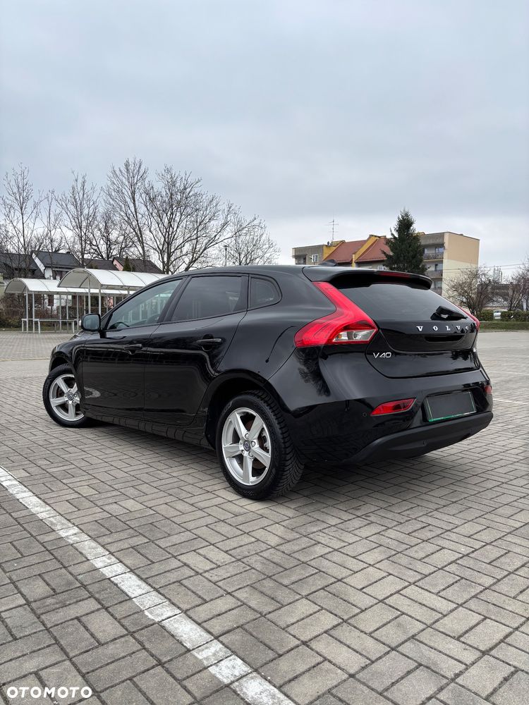 Volvo V40 D2 Momentum - 8