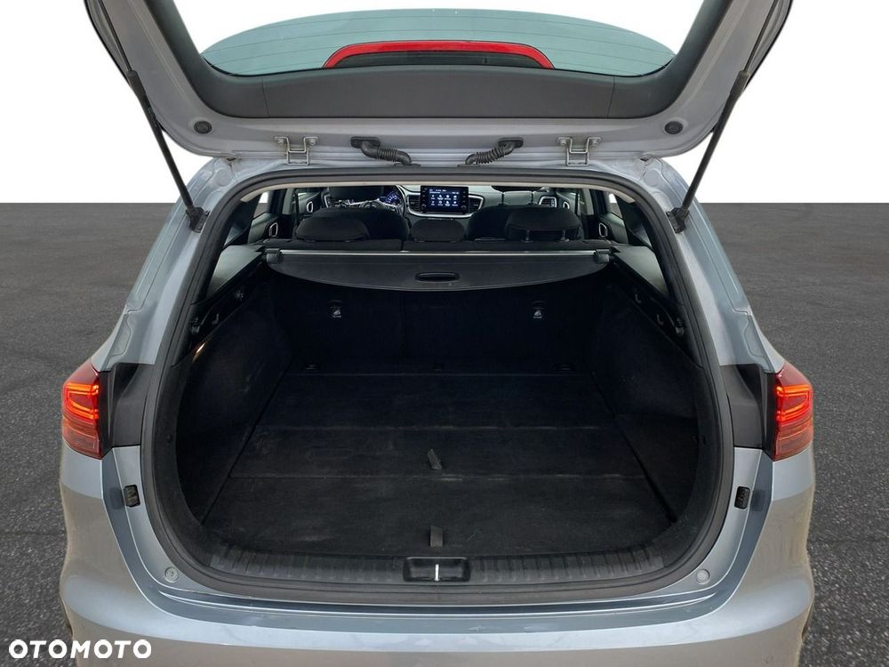 Kia Ceed 1.5 T-GDI M - 12