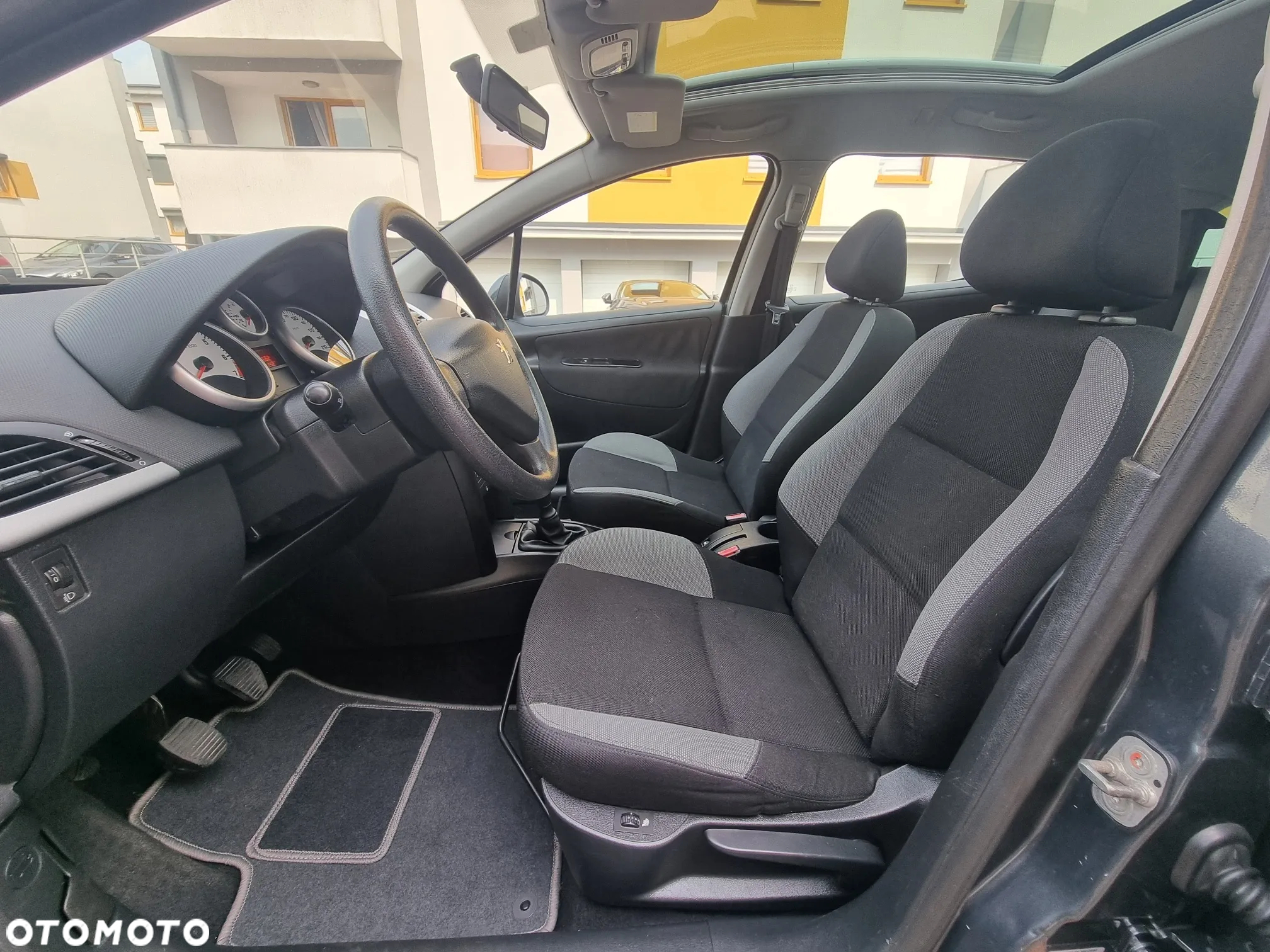 Peugeot 207 1.4 16V Trendy - 20