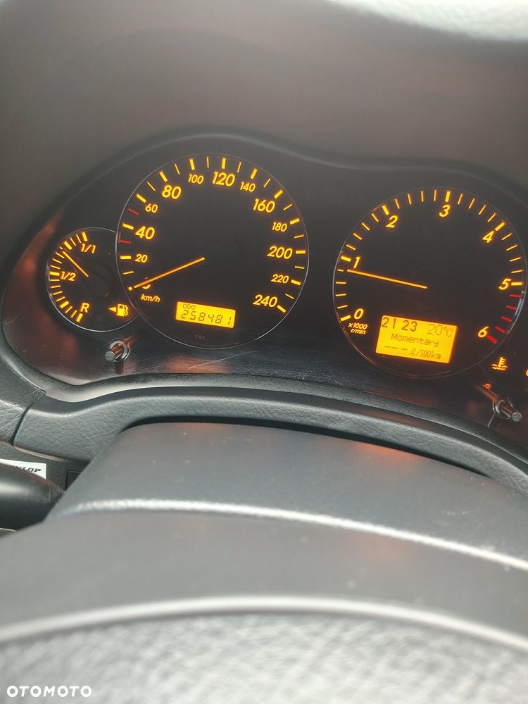 Toyota Avensis 2.2 D-4D X Premium - 29