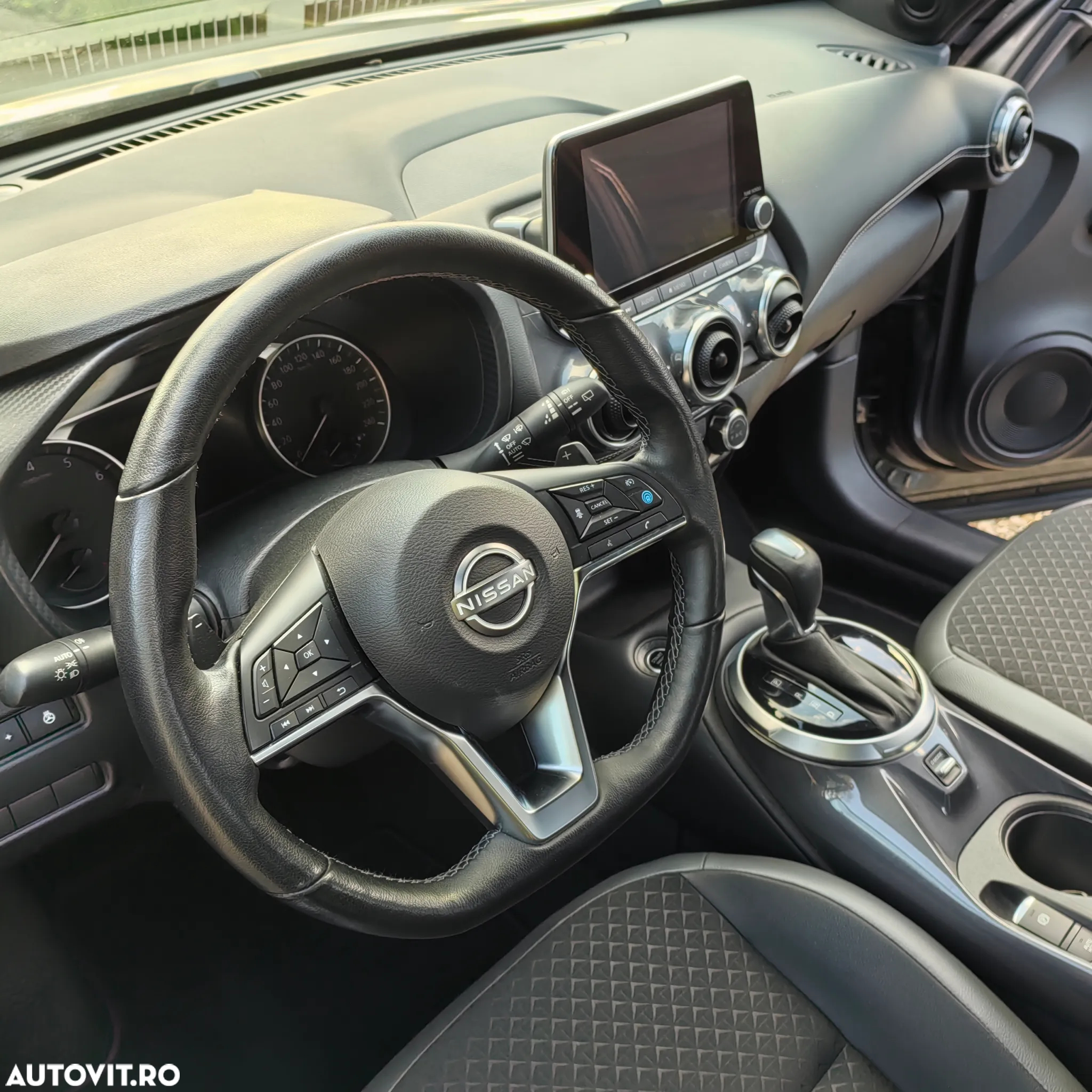 Nissan Juke 1.0 DIG-T DCT N-Connecta - 23