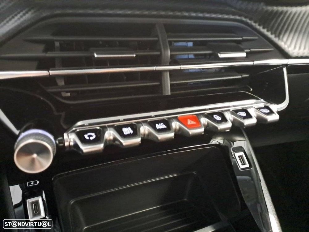 Peugeot 2008 1.2 PureTech Active Pack - 22