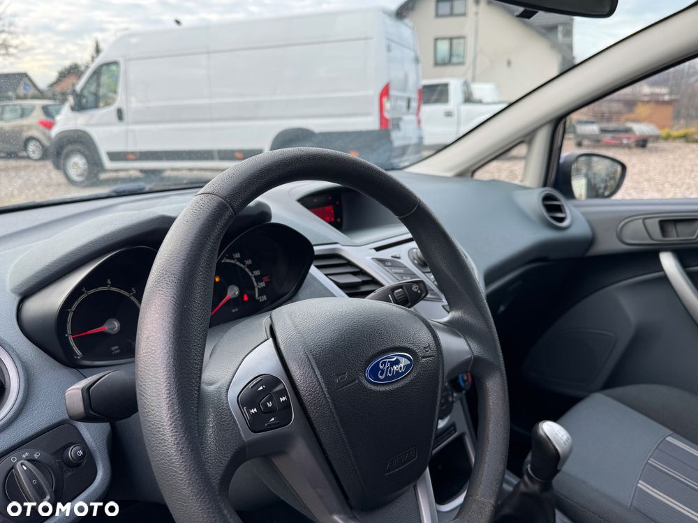 Ford Fiesta 1.25 Celebration - 18