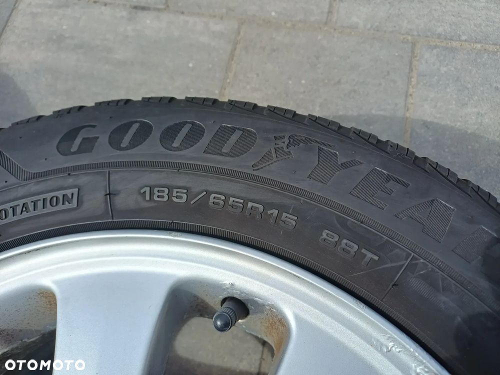FELGI Z OPONAMI KOŁA ALUMINIOWE MERCEDES R15 5X112 66,6 mm OPONY GOODYEARS R15 185/65 2021r ZIMA NR33 - 6