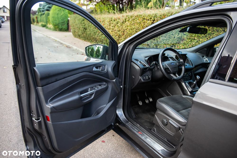 Ford Kuga 1.5 EcoBoost FWD ST-Line ASS - 18