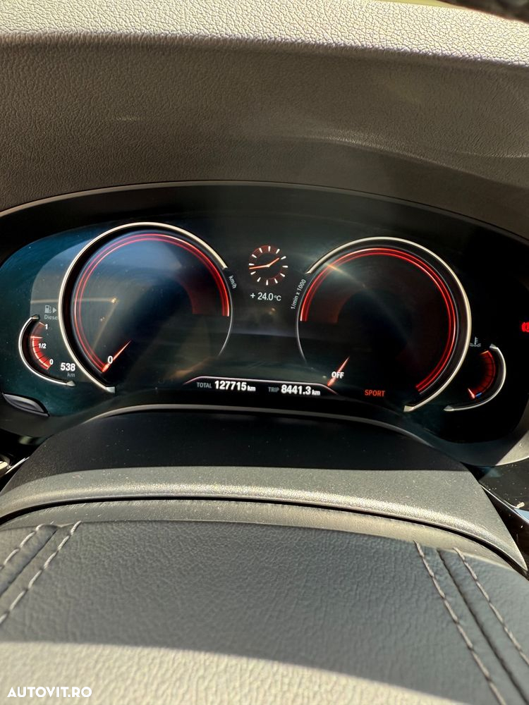 BMW Seria 5 520d Aut. Luxury Line - 33