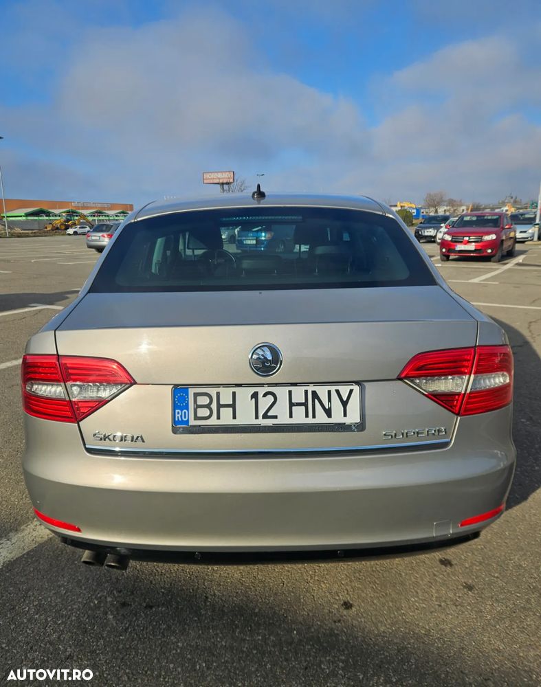 Skoda Superb 2.0 TDI DSG Comfort - 6