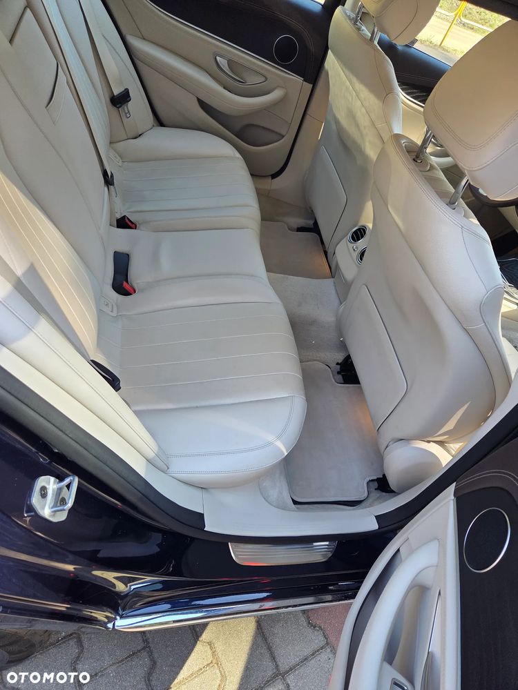 Mercedes-Benz Klasa E 200 4-Matic 9G-TRONIC - 6