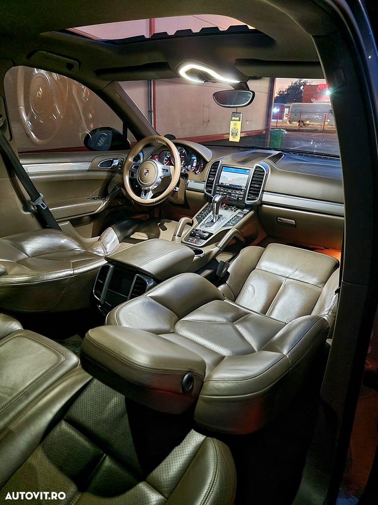 Porsche Cayenne Tiptronic S - 9