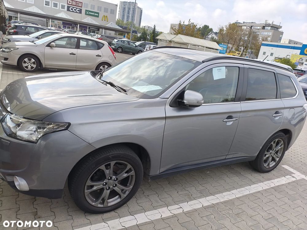 Mitsubishi Outlander - 3