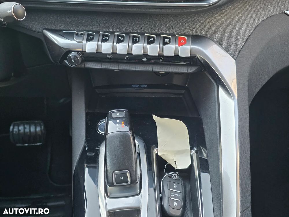 Peugeot 3008 1.2 PureTech Turbo S&S EAT8 Allure - 18