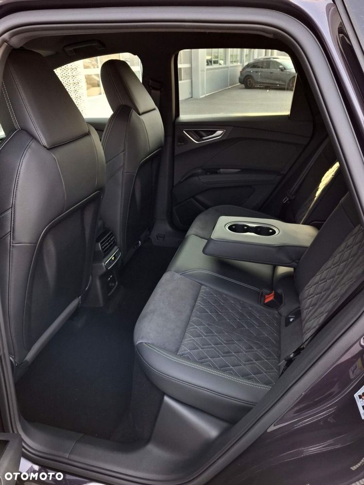 Audi Q4 e-tron - 15